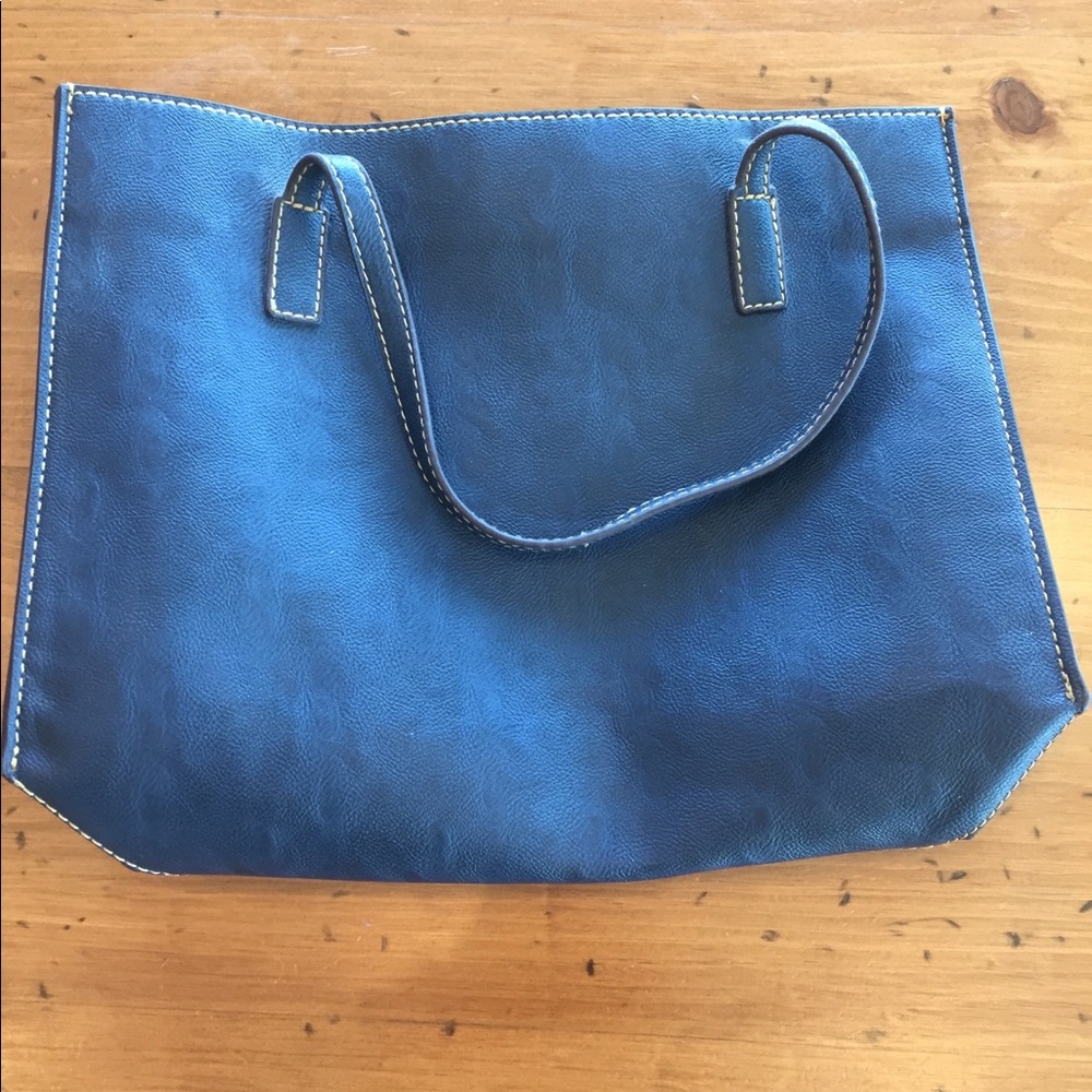 SOLD/NOTFORSALE Navy briefcase/purse/wallet set faux leather - Picture 5 of 16